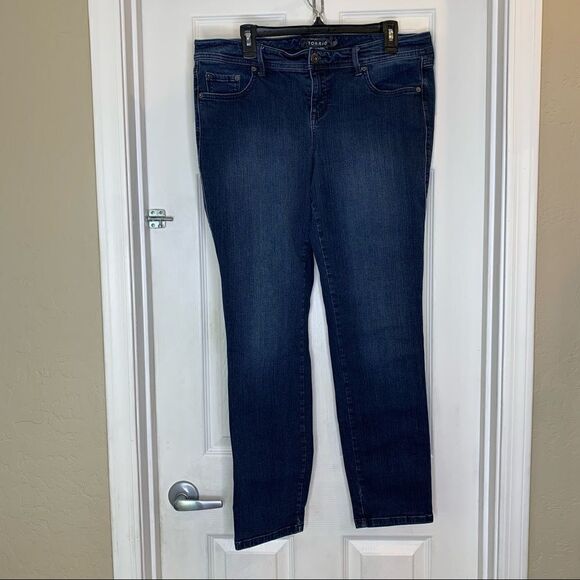 Torrid Premium Luxe Skinny Stretch Jeans Size 16R - Picture 1 of 11